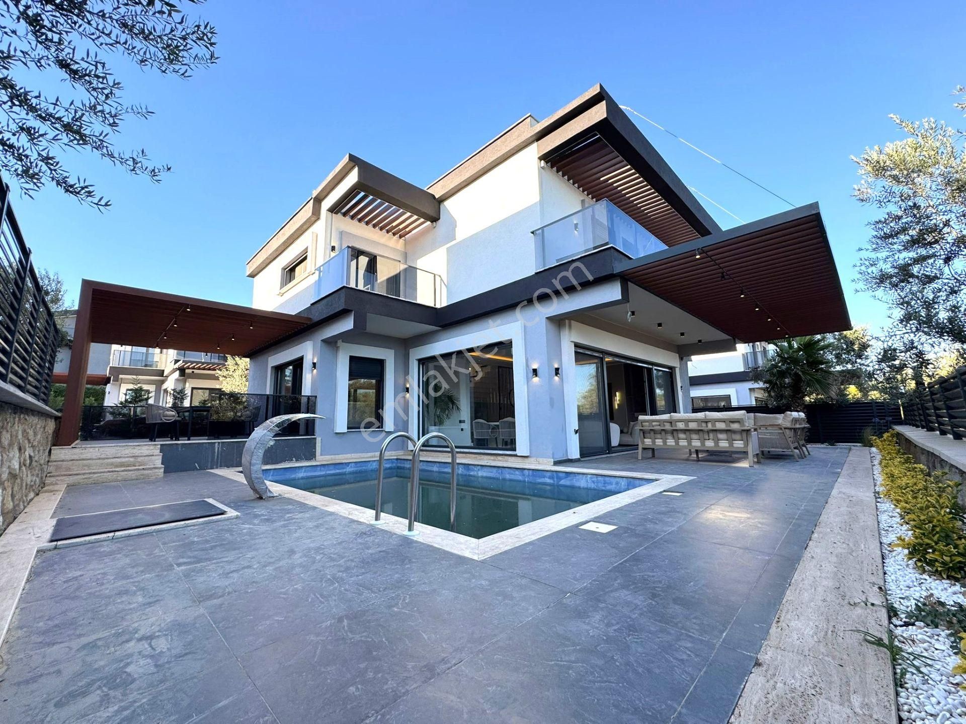 Güre'de,doğa Ve Deniz Manzaralı, Şık Tasarımlı, 5+1 Loft Villa - Görsel 3