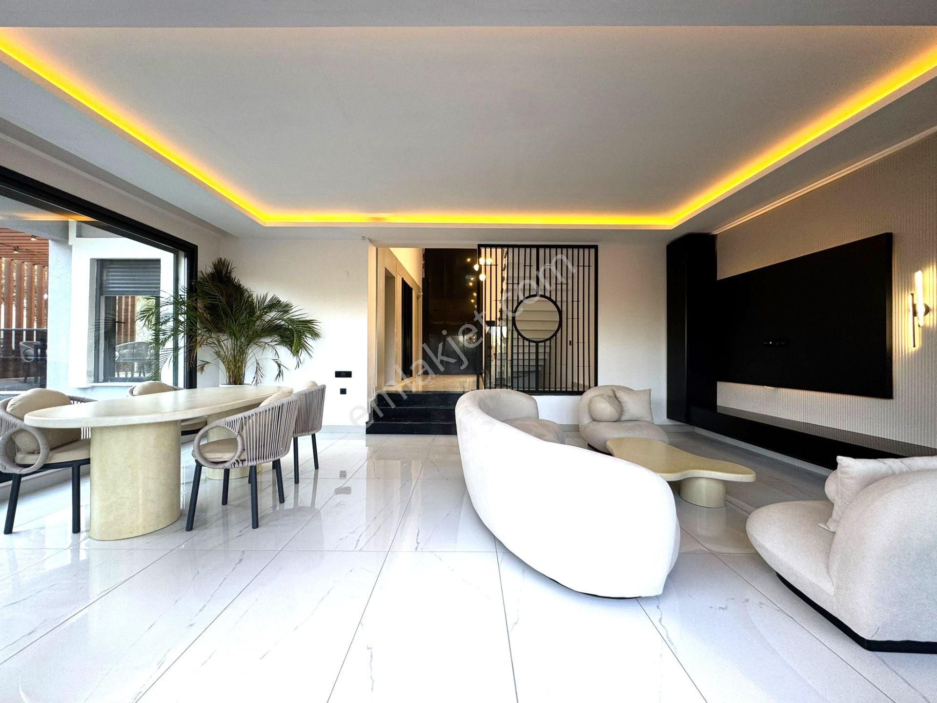 Güre'de,doğa Ve Deniz Manzaralı, Şık Tasarımlı, 5+1 Loft Villa - Görsel 16