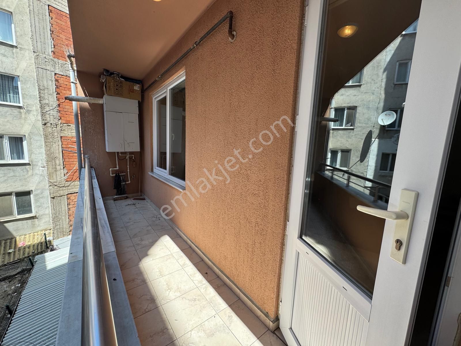 Çarşı İçerisinde Satılık Eşyalı 1+1 Daire- Yatırım Fırsatı ! Re/max Jale Kırbaş - Görsel 6