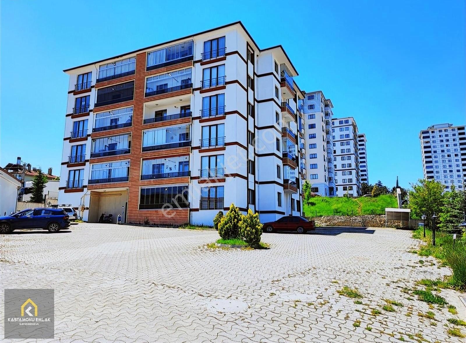 Kastamonu Emlak Gayrimenkul Satılık Kuzeykent Gölpark Evleri 2+1