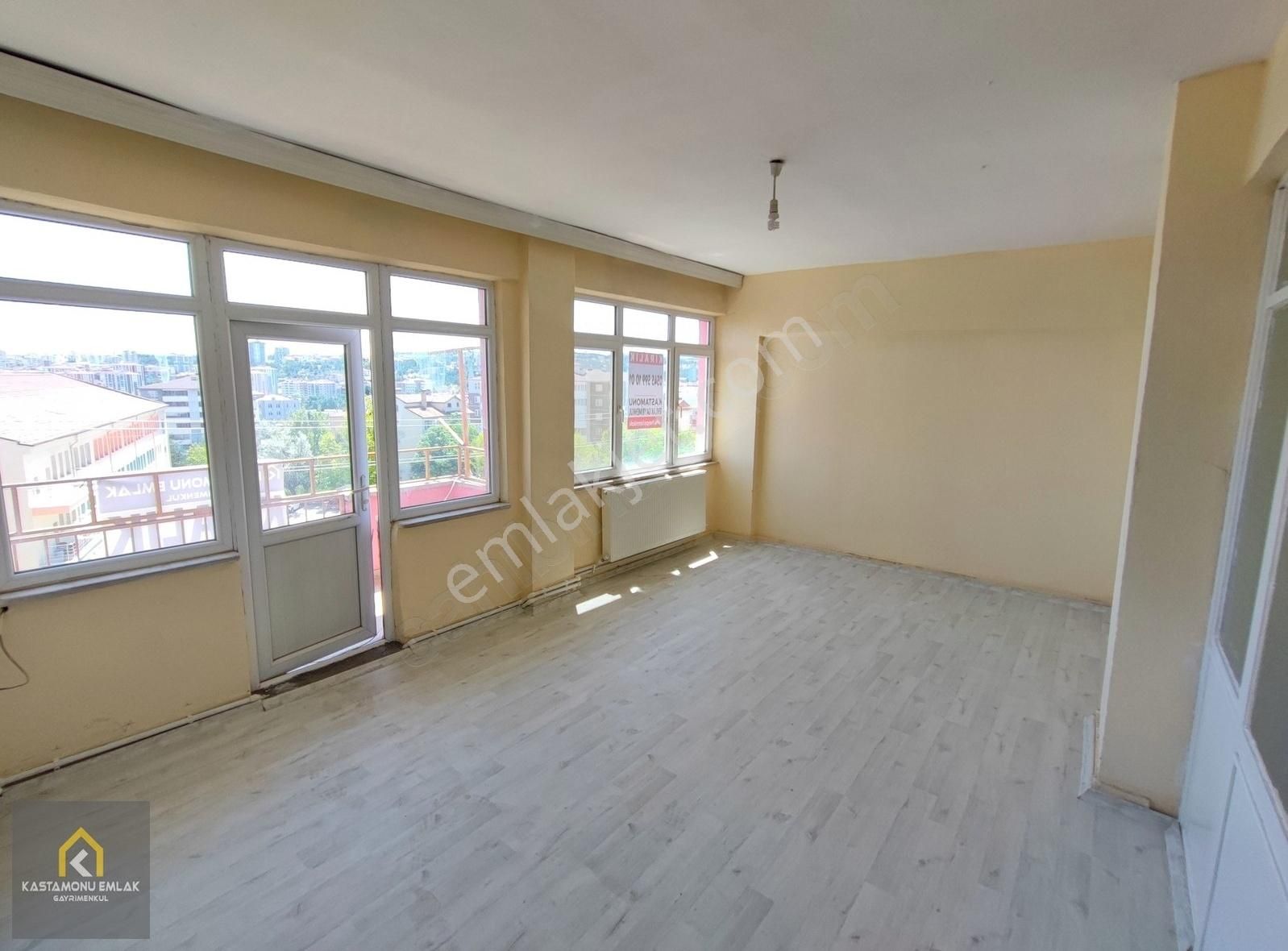 Kastamonu Emlak Gayrimenkul'den Kiralık Candaroğulları 3+1 Daire
