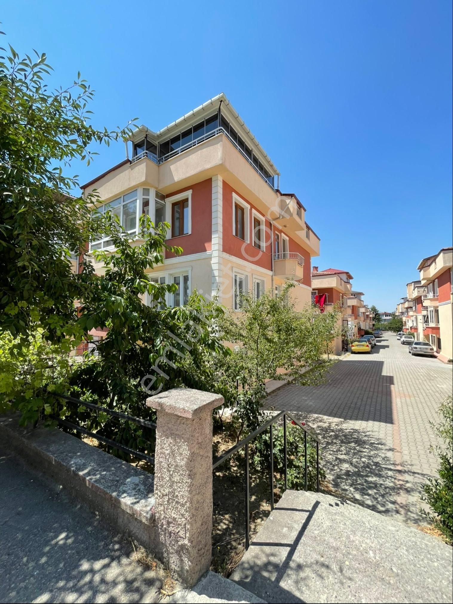 Çiğdem Sitesinde Satılık Daire İçi Full Yapılı Masrafsız