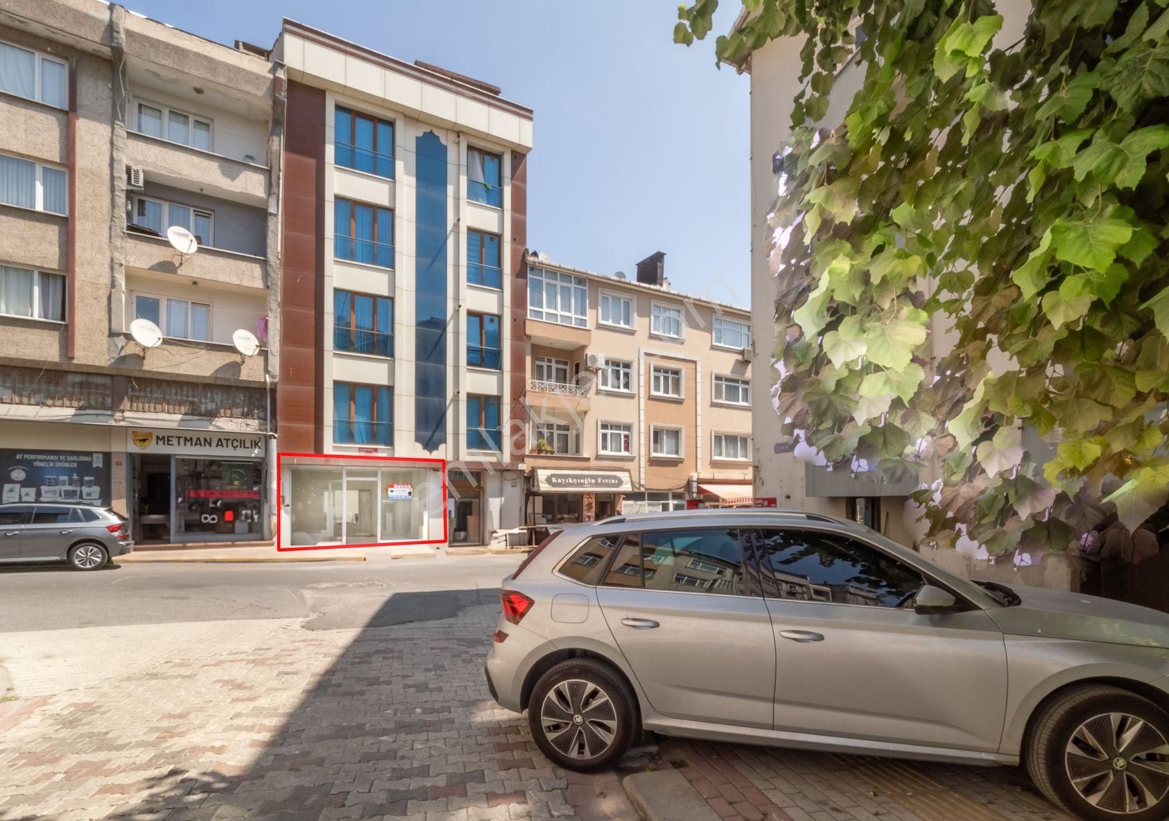 Bakırköy Osmaniyede Süper Lokasyonda,bahçeli 140 M2 Yeni Dükkan.