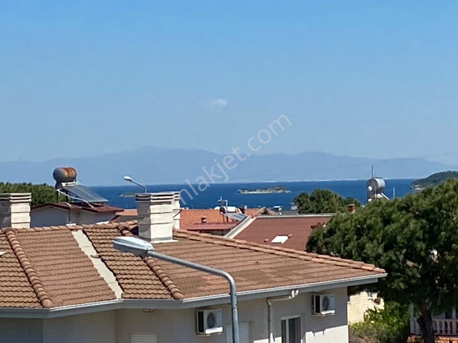 Çeşmealtında Mustakil Villa 3+1 Teraslı Jakuzili Eşyalı Kiralık.