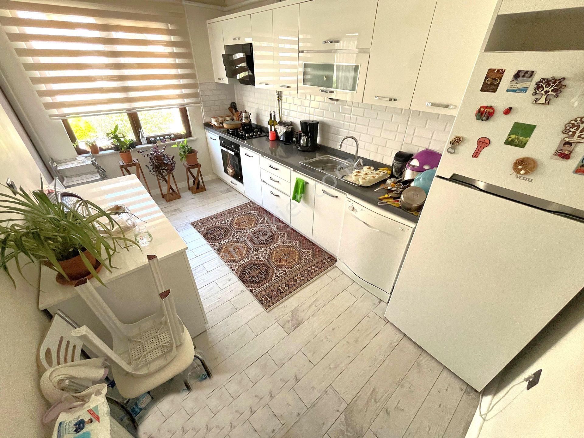 Sadece Aygül'den Akçay'ın Merkezi Konumunda Yüksek Kredili Site İçi Önü Full Açık 2+1 Satılık Daire