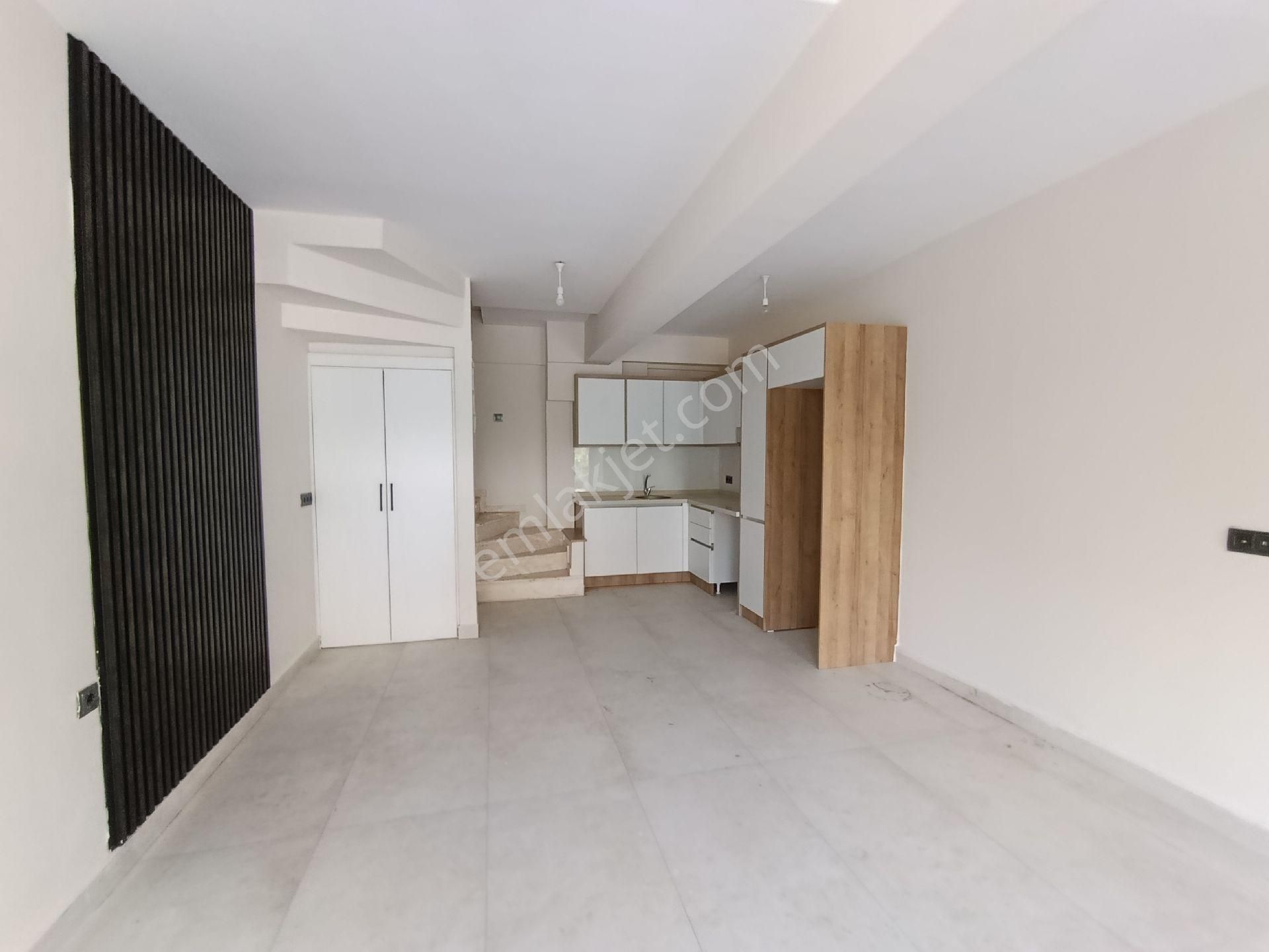 Dalaman'da Yüzme Havuzlu Site İçerisinde Dubleks Daire