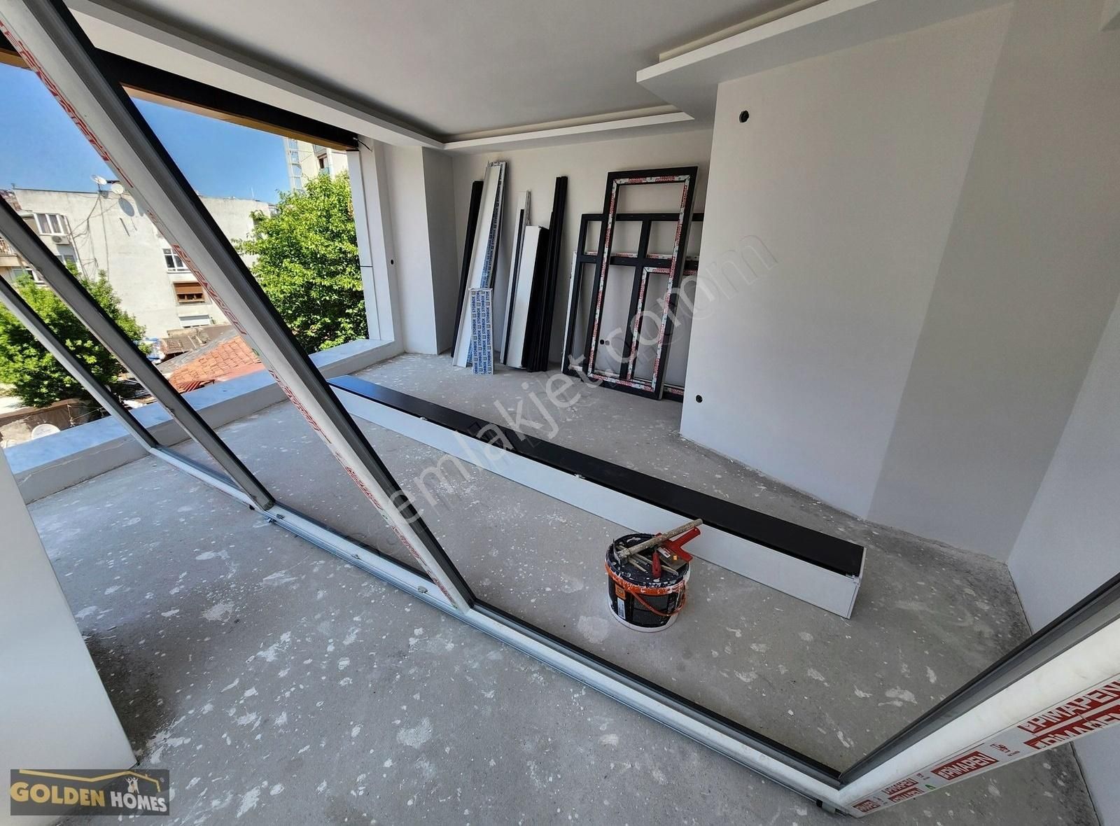 Golden Homes'tn Üsküdar Merkezde 3+1 Arakat Balkonlu Köşe Daire