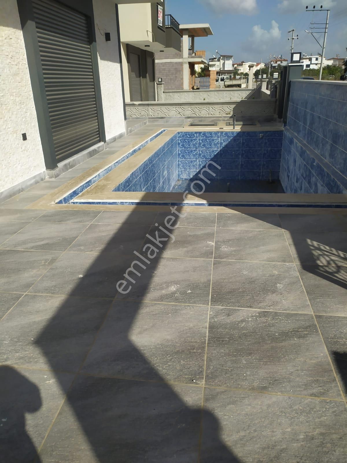 Didim Sağturda Denize 400m Mesafede 250 M2 Arsa İçinde 4+1 Ayrı Mutfak Havuzlu Villamız Satılık - Görsel 6