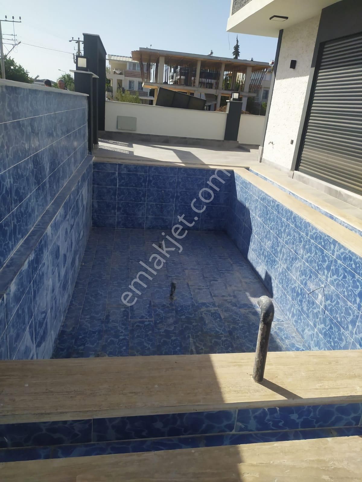 Didim Sağturda Denize 400m Mesafede 250 M2 Arsa İçinde 4+1 Ayrı Mutfak Havuzlu Villamız Satılık - Görsel 7