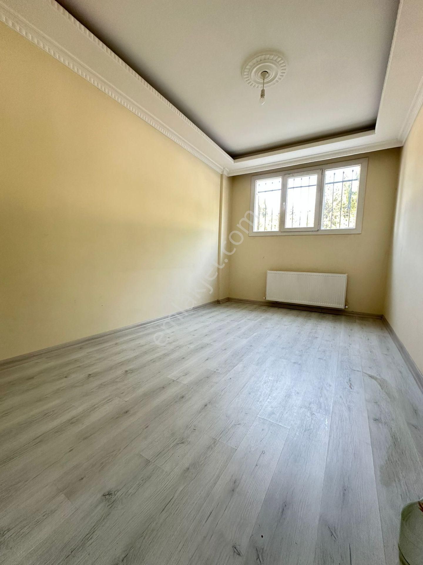 Esenyurt Selahaddin Eyyubi Mahallesi 2+1 Kiralık Düz Giriş Sıfır Daire Parka Yakın Temiz Ve Boyalı