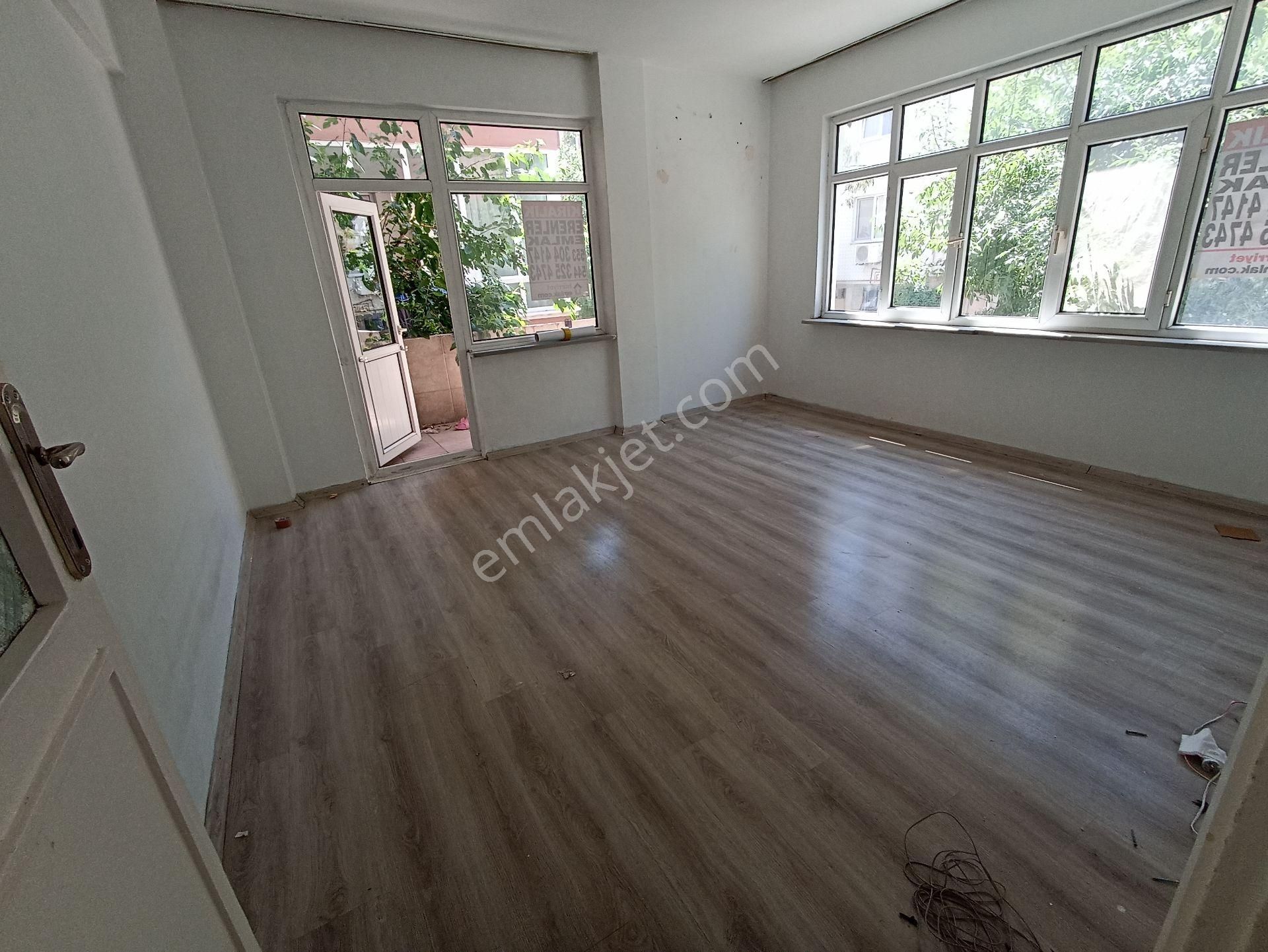 Avcılar İgs Arkası 80 M2 2+1 Birinci Kat Ön Cephe Metrobüse Yakın Boş Daire