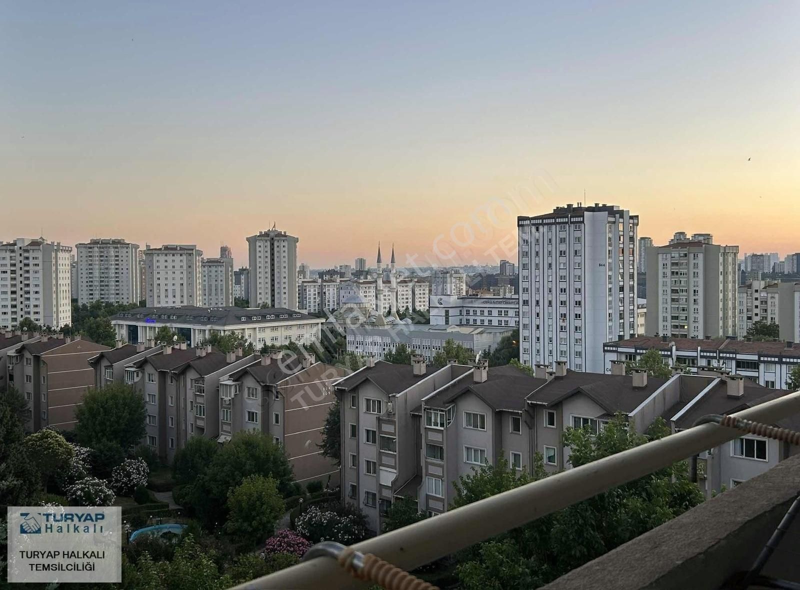 Atakent 2. Etap'ta 1+1 55 M2 Eşyalı Kiralık Daire