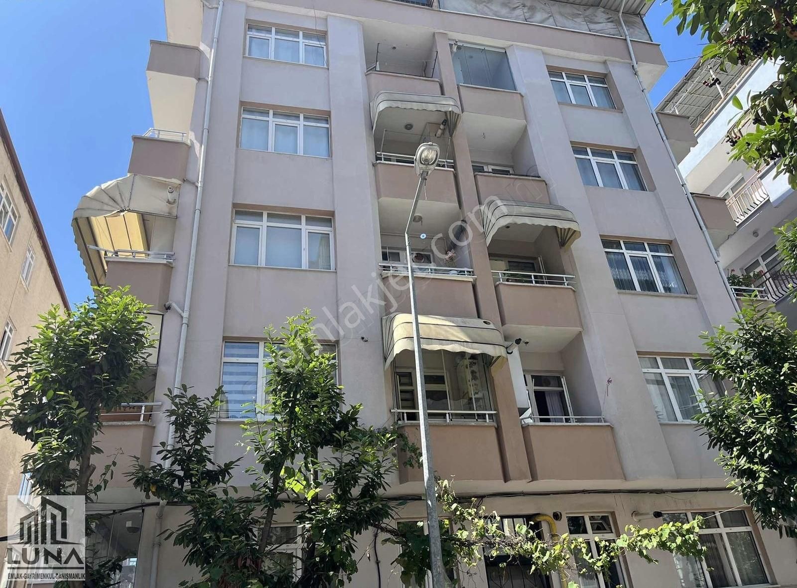 Luna'dan Anneler Parkı Yanı Satılık 2+1
