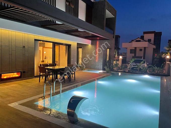 Kuşadası Değirmendere 4+1 Satılık Lüks Villa
