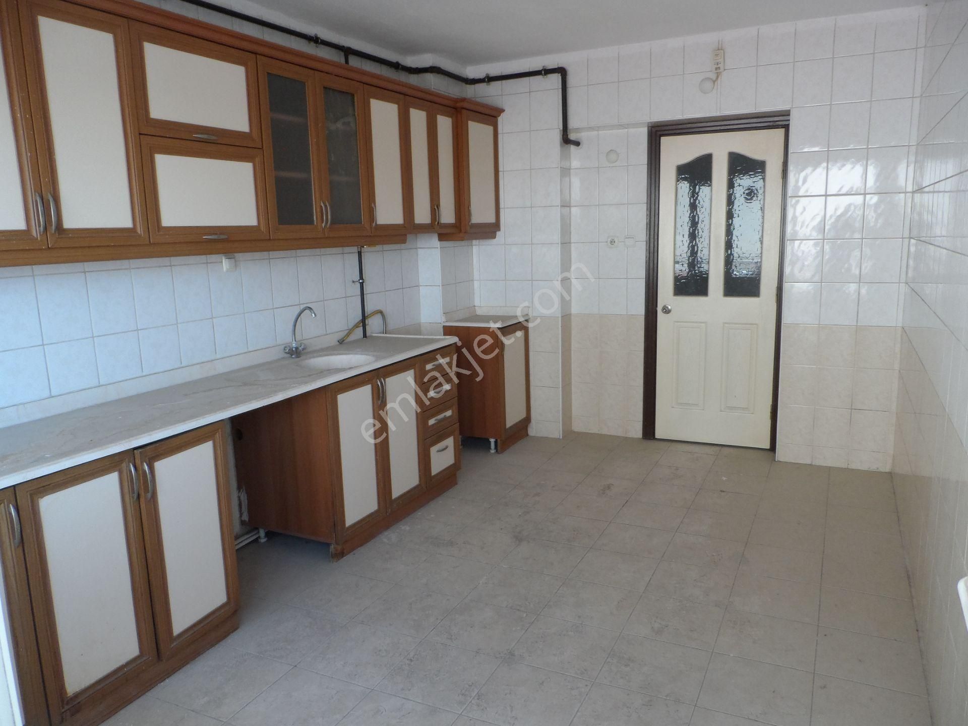 Nazilli Ege Emlak Ofisinden Yeni Mh. Asansörlü, Doğalgaz Kombili Kiralık Daire - Görsel 13