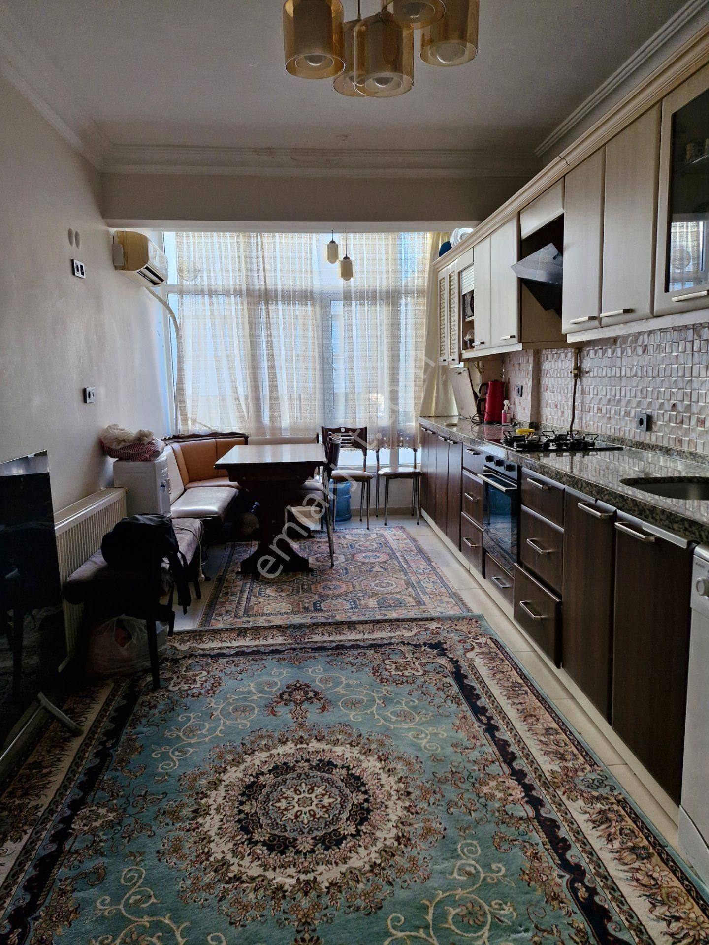 Akşenden Fatih Çapa Altımermer Caddesinin Emsalsizi 1.kat 200m² 3+1 Köşe Cephe - Görsel 7