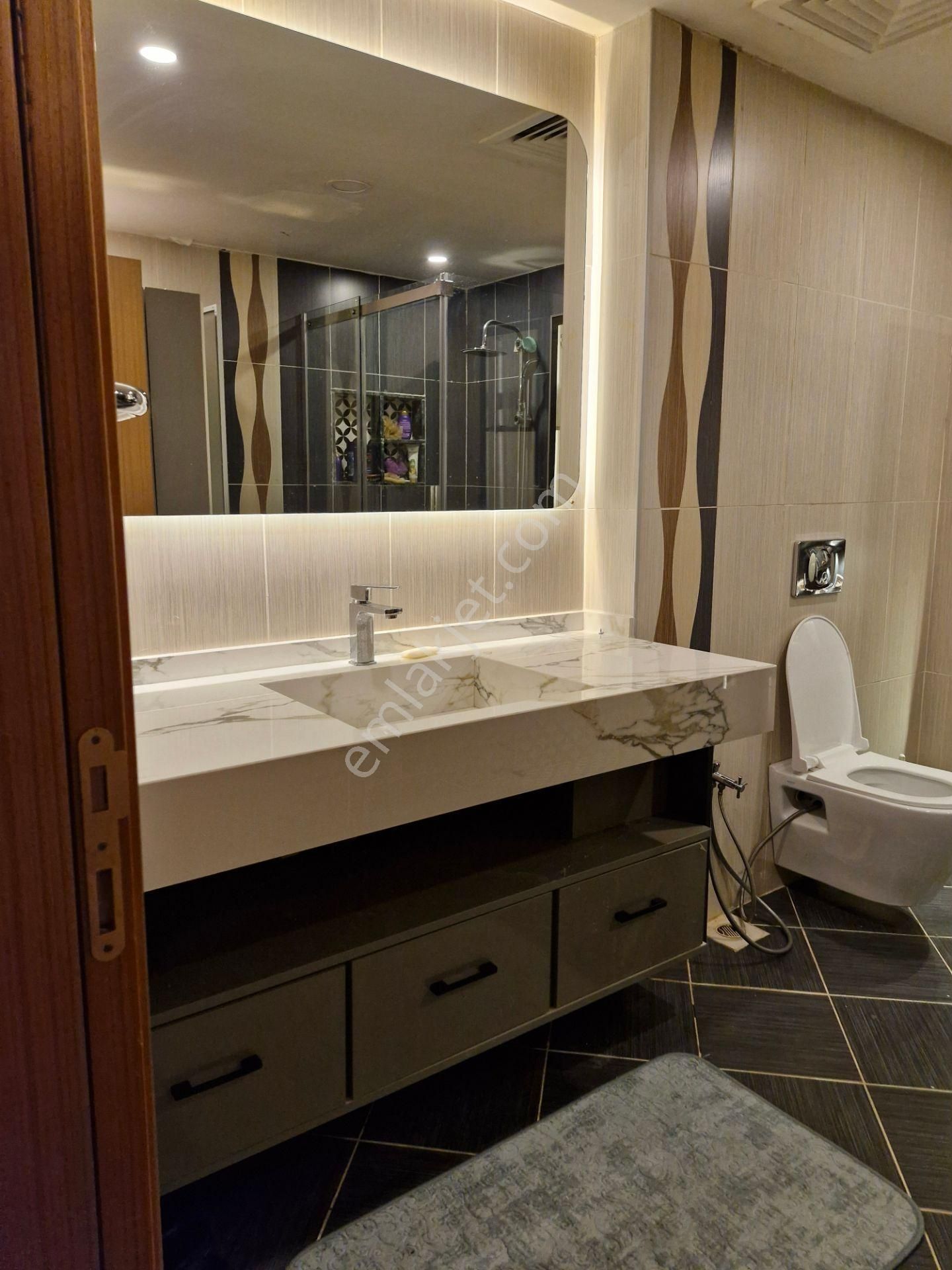 Akşenden Fatih Çapa Altımermer Caddesinin Emsalsizi 1.kat 200m² 3+1 Köşe Cephe - Görsel 21