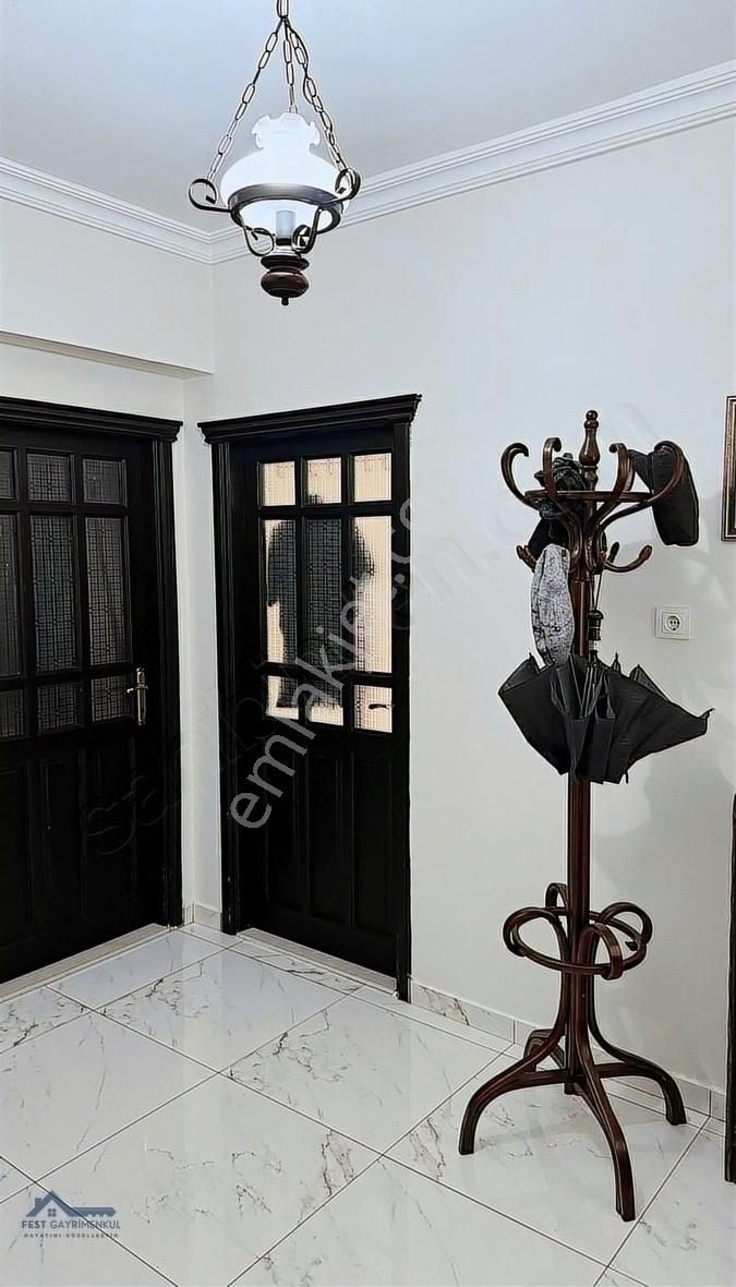 Şehir Merkezinde Paşalar Caddesinde Satılık 4+1 Daire