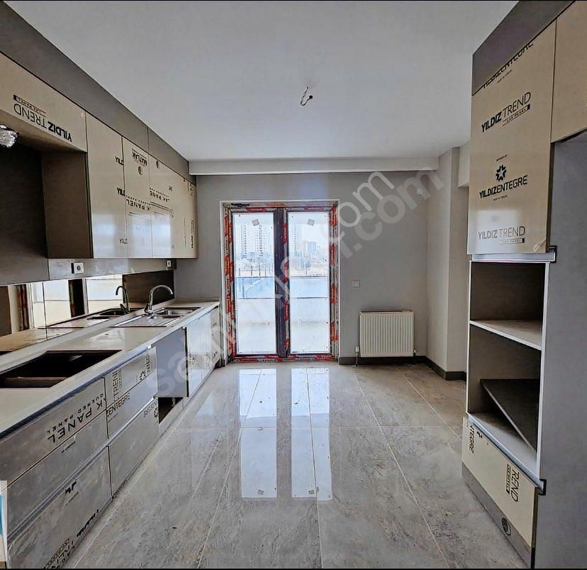 Cumhuriyet Mah Sıfır Kapalı Mutfaklı 3+1 Satılık Daire