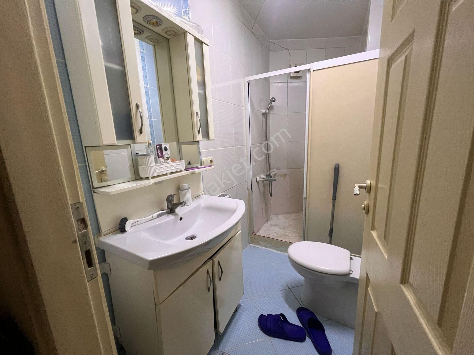 Büşra Gayrimenkulden Satılık Daire 2+1 Kat 1 Doğalgazlı Kombili 90m2 Bina Yaşı 14