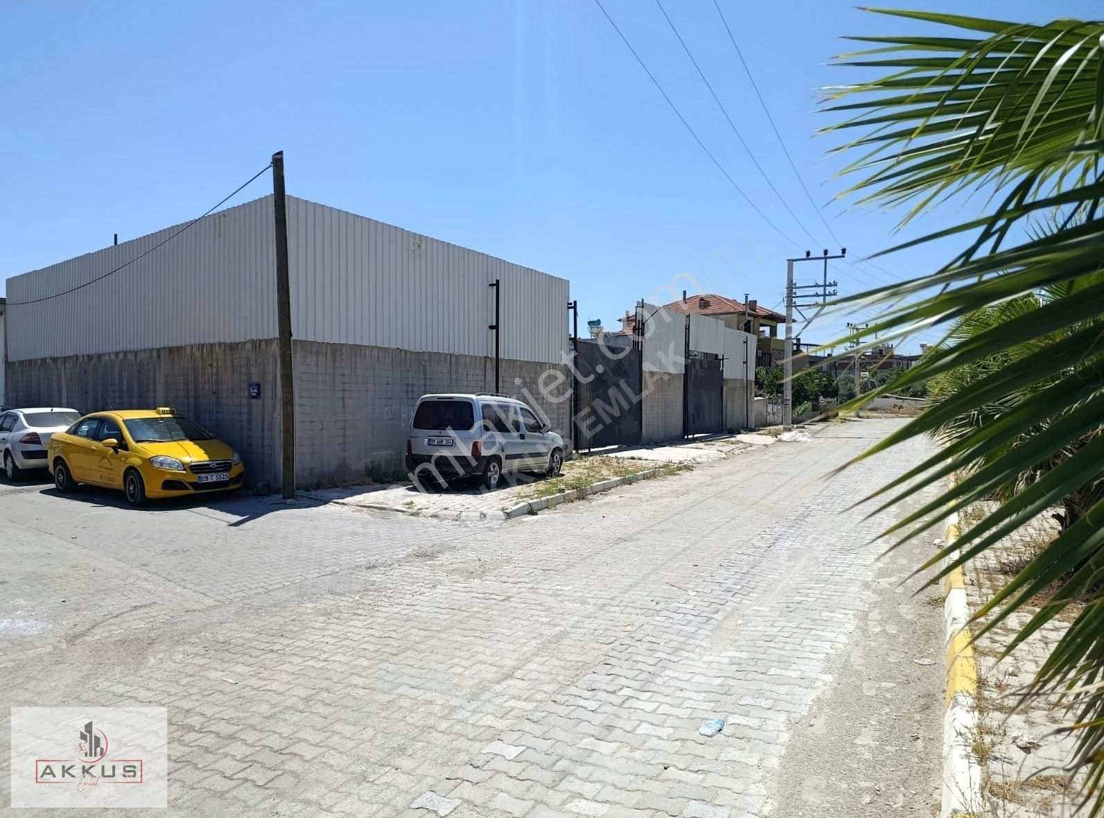 Akkuş Emlak'tan Etrafı Çevrili Arsa