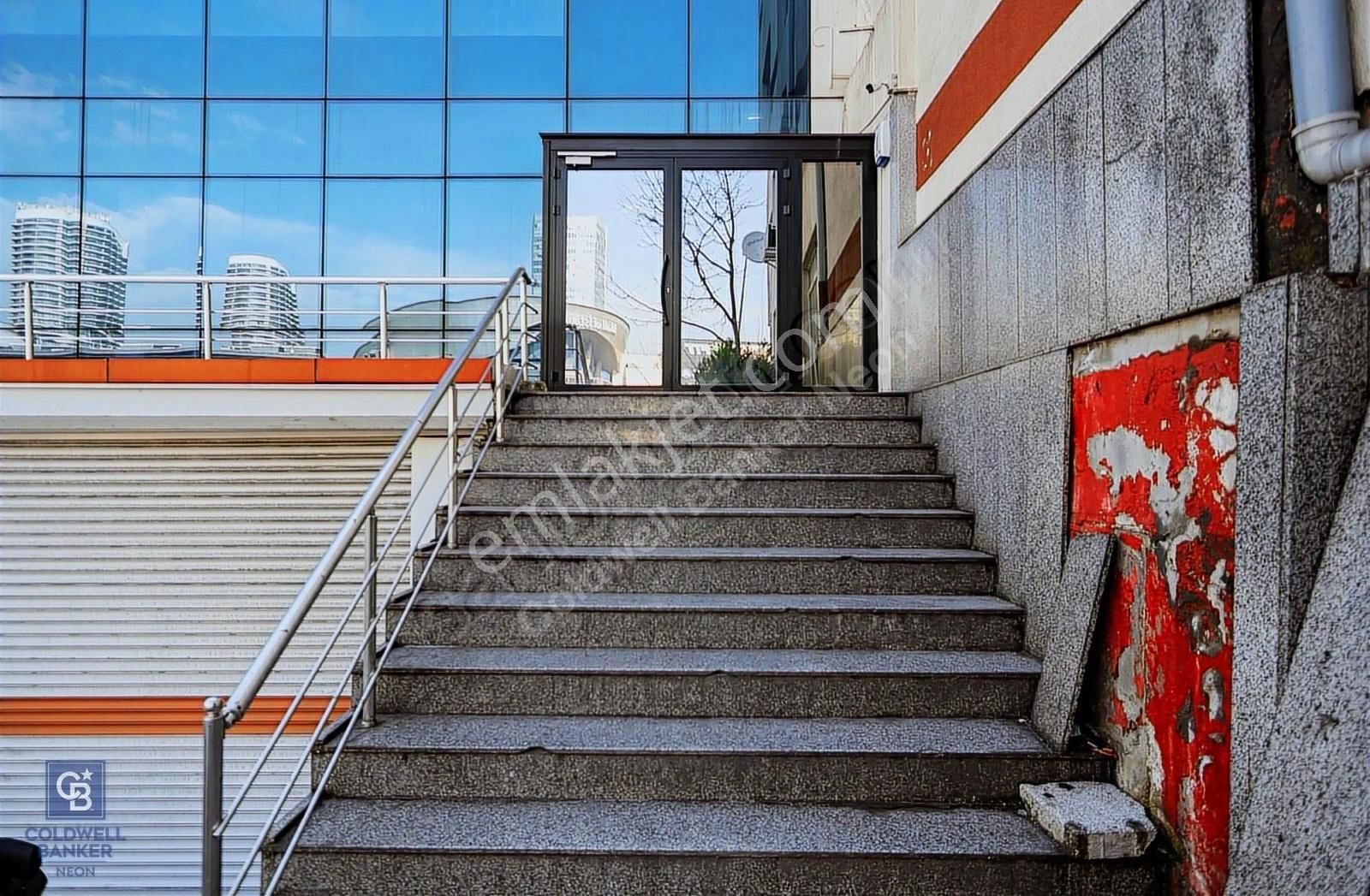 Mall Of Karşısı Tabela Değeri Yüksek Satılık Komple Bina