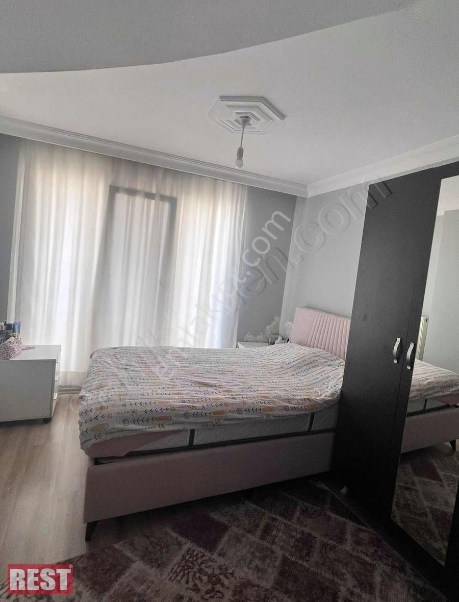 Sütlücede Temiz Full Eşyalı Asansörlü Otoparklı Kiralık Daire
