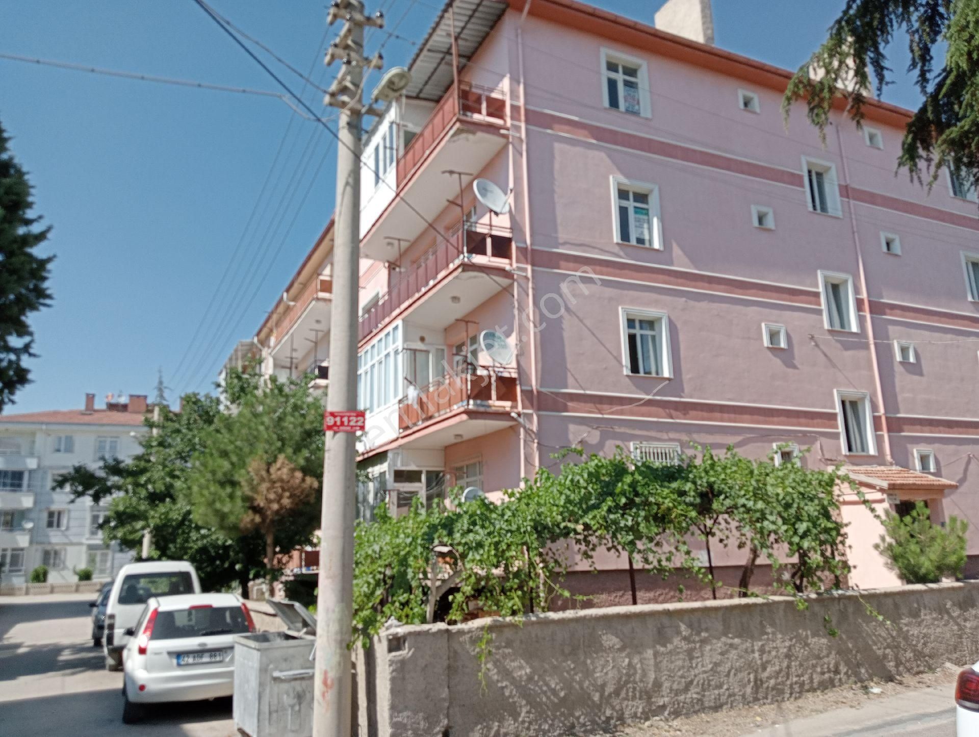 Hacı Mustafa Mahallesi Nde Satılık Ara Kat 2+1 Daire