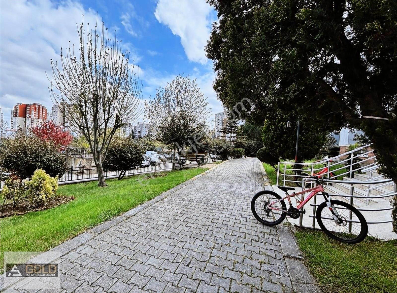 Bahçeşehir Boğazköy'de Satılık 7+2 Dublex Daire - Görsel 5