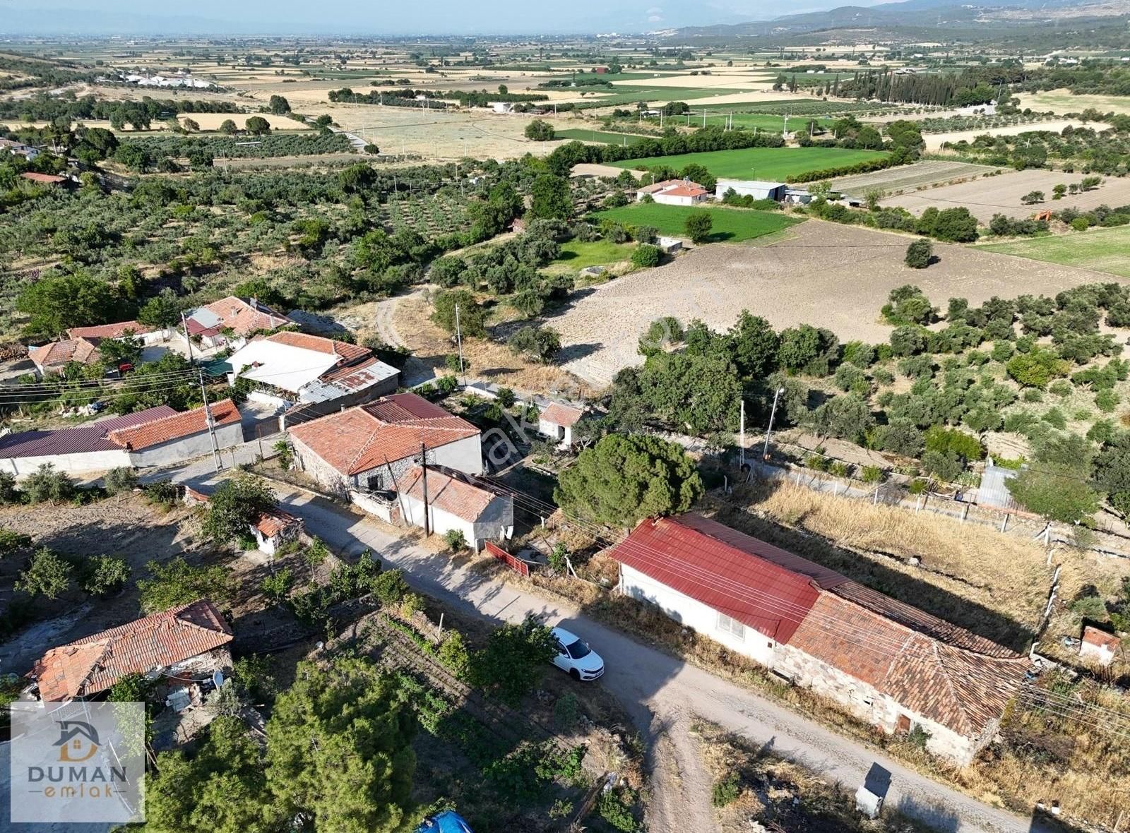 Duman Emlak'tan Bergama Kaşıkçıda Satılık Köyevi Ve Hobi Bahçesi