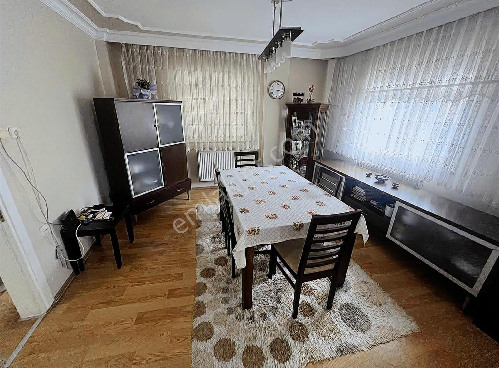 Halkalı Nayman'da Satılık Hisseli Daire