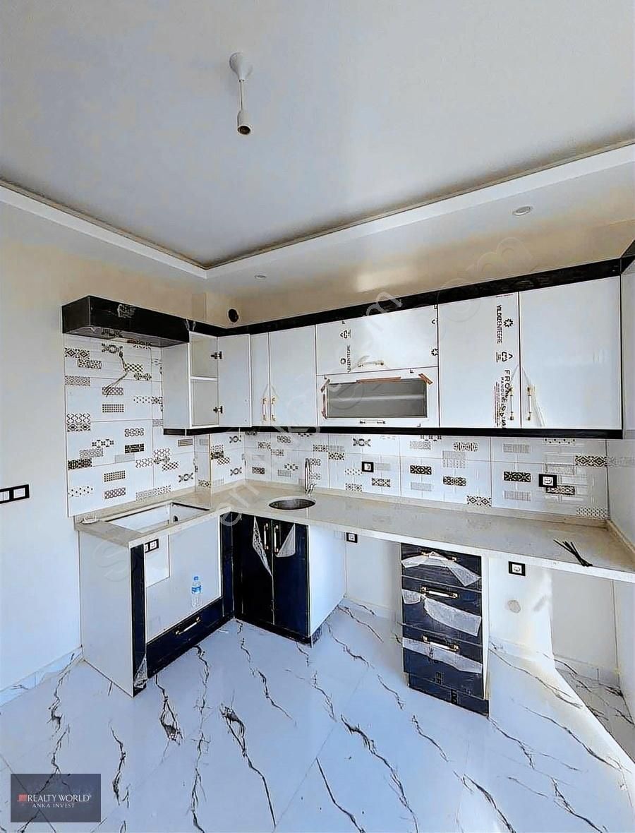 Realty World Anka Dan 2+1 Geniş Ebeveyn Banyolu 2+1