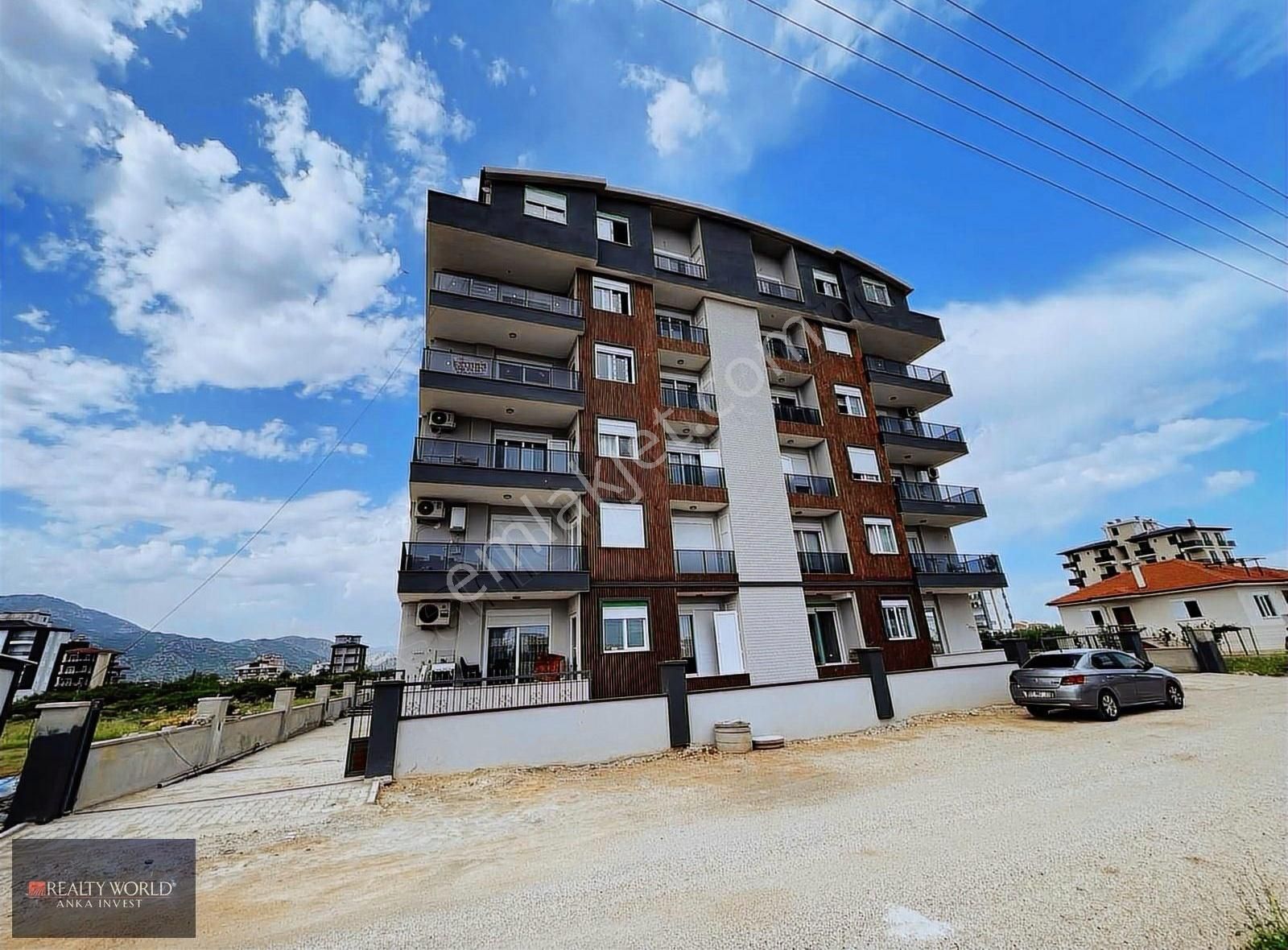[en/ru] Realty World'dan Çok Geniş Ebeveyn Banyolu Ayrı Mutfaklı