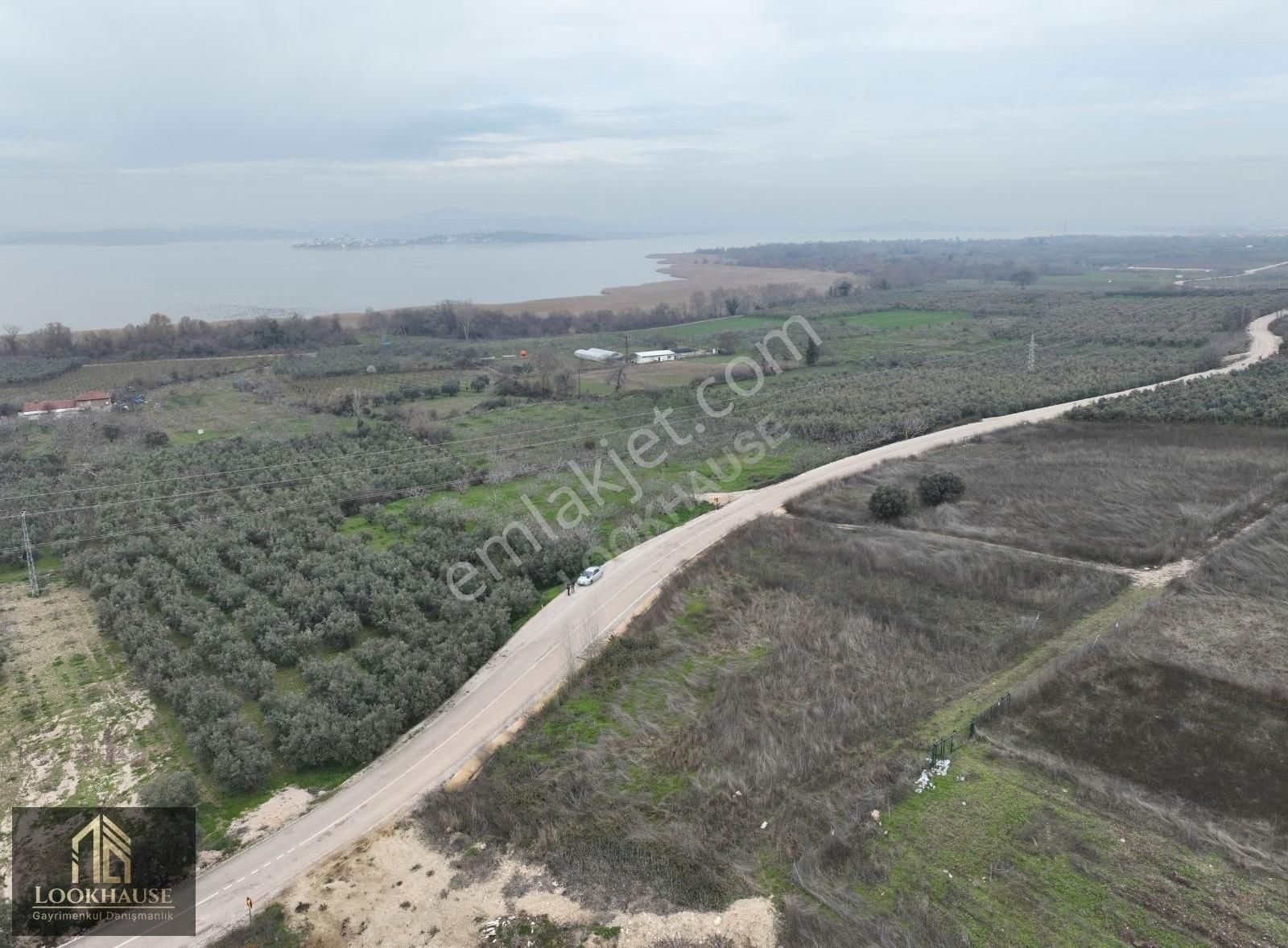 Lookhause 'dan Fadıllı Ana Asfalt Üzeri 1812m² Tarla