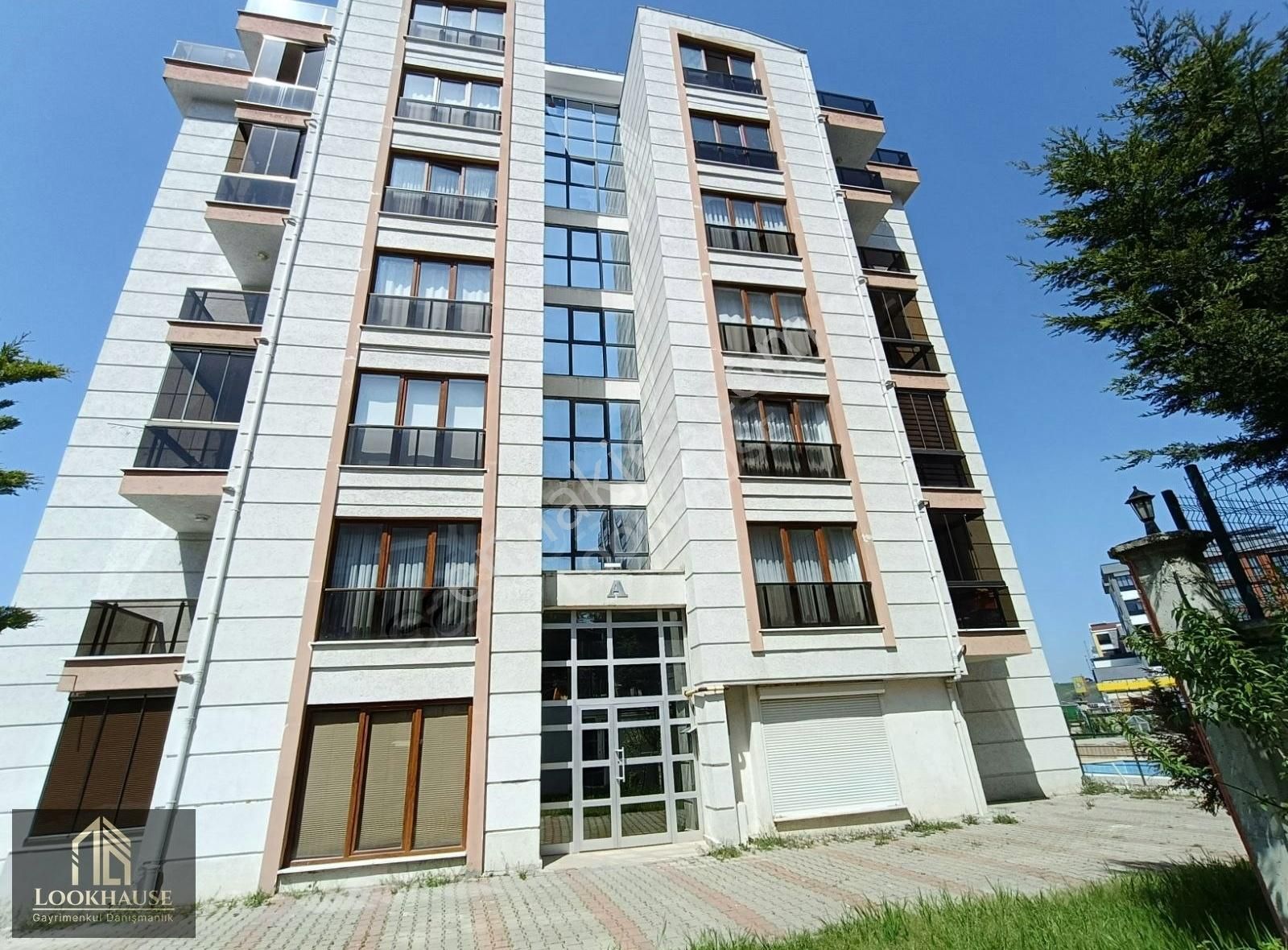 Lookhause Kızılcıklı 3+1 Havuz Cephe Bahçe Katı Merkezi Lokasyon