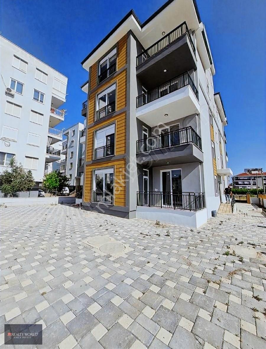 Realty W. Anka Dan Döşemealtı Yeniköyde Katta 3+1 Daire