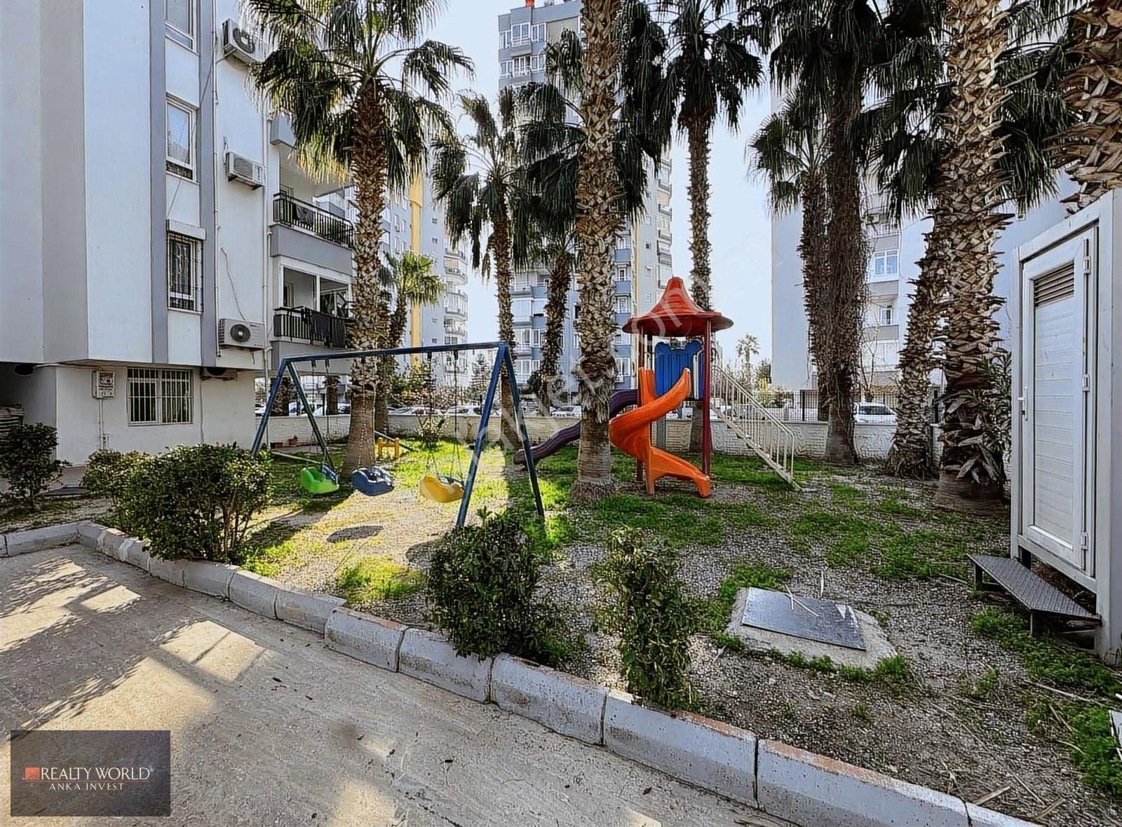Realty World Anka'dan Lıman'da Havuzlu Ve Kapalı Mutfak 2+1