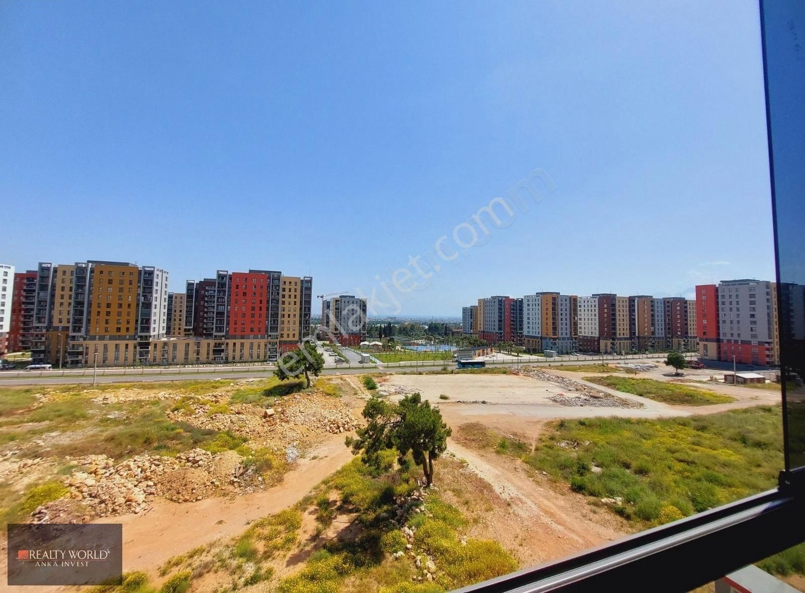 Realty World Anka Dan Sur Yapı C Parsel De Geniş Lüks 2+1