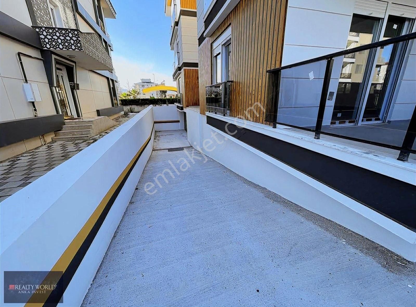Realty World'dan Ebeveyn Banyo Kapalı Mutfak Kapalı Otoparklı