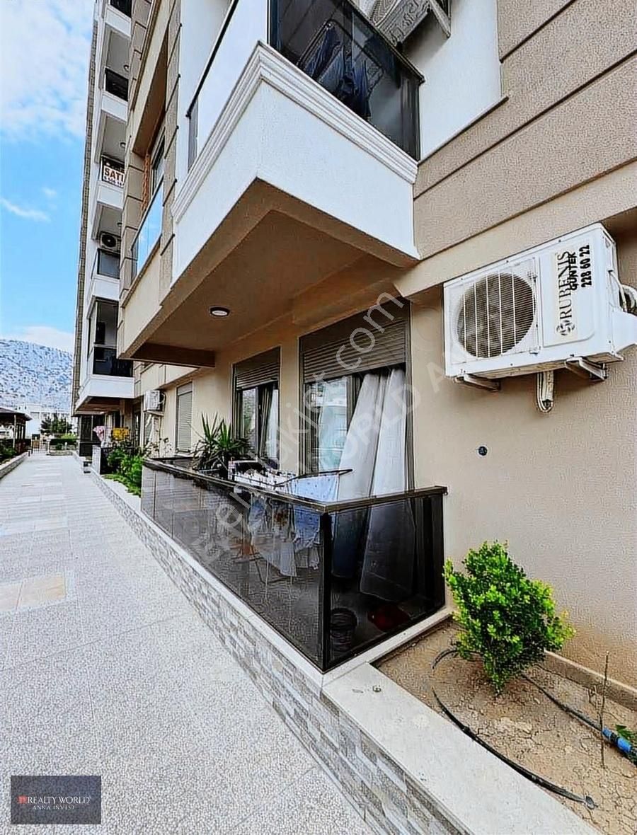 Realty World Anka'dan Merkez Konumda,havuzlu Ve Modern Lüks Site