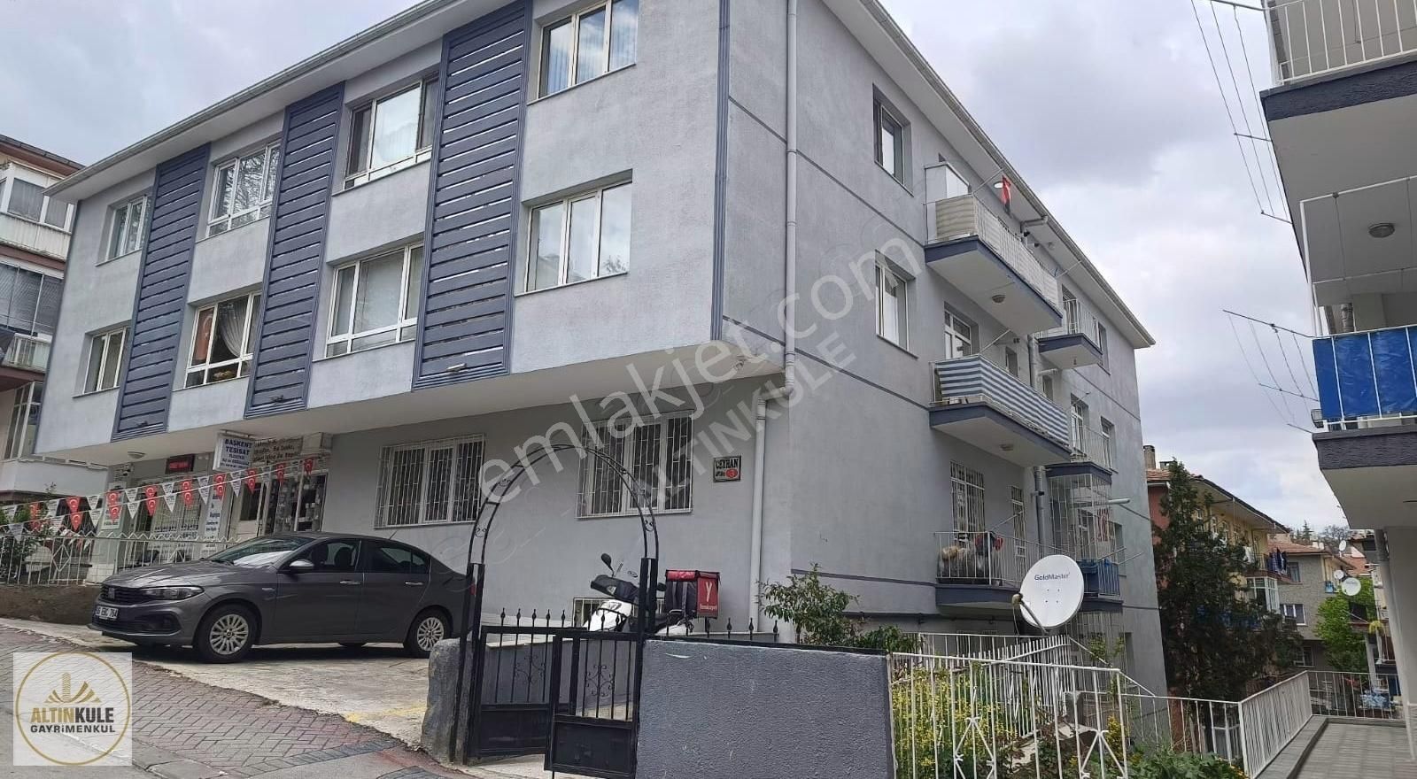 Altınkule'den Seyranbağlarının Merkezi Yerinde Çok Güzel 3+1-boş