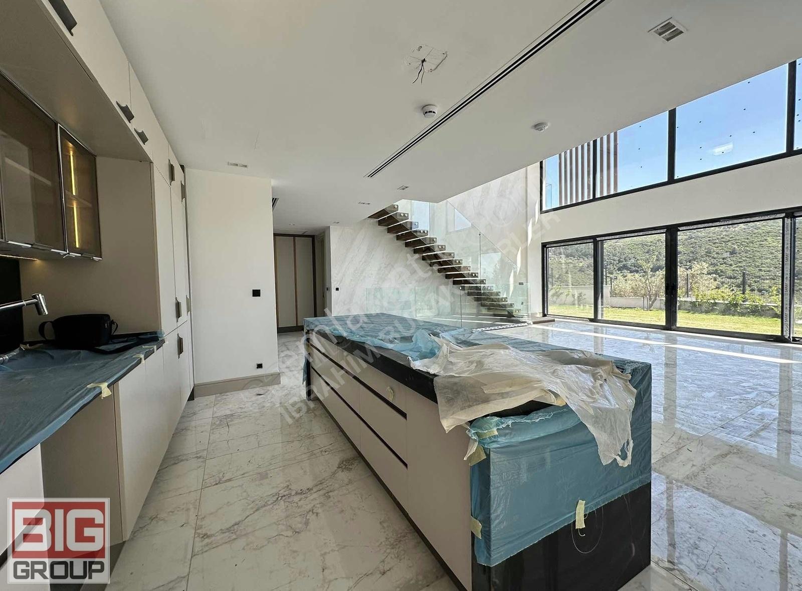 ++bıg Group** Müthiş Konumlu,modern Mimari, Büyük Bahçeli Villa - Görsel 15