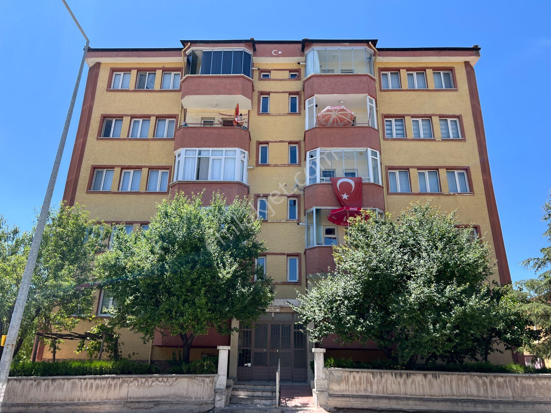[nova] Çankaya Site İçi -tamamen Yenilenmiş-arakat-satılık 3+1