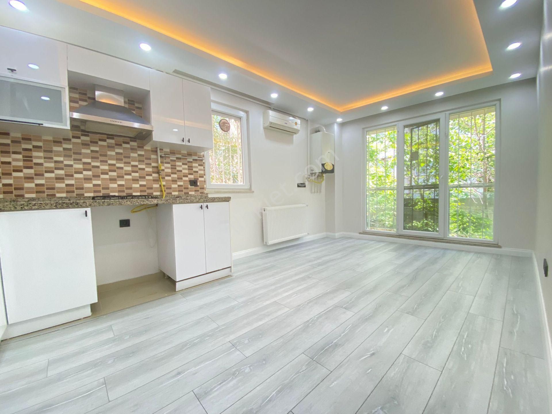 Köksalan'dan Küçükyalıda 1. Kat İçi Komple Yenilenmiş Yeni Binada 1+1 Fırsat Daire