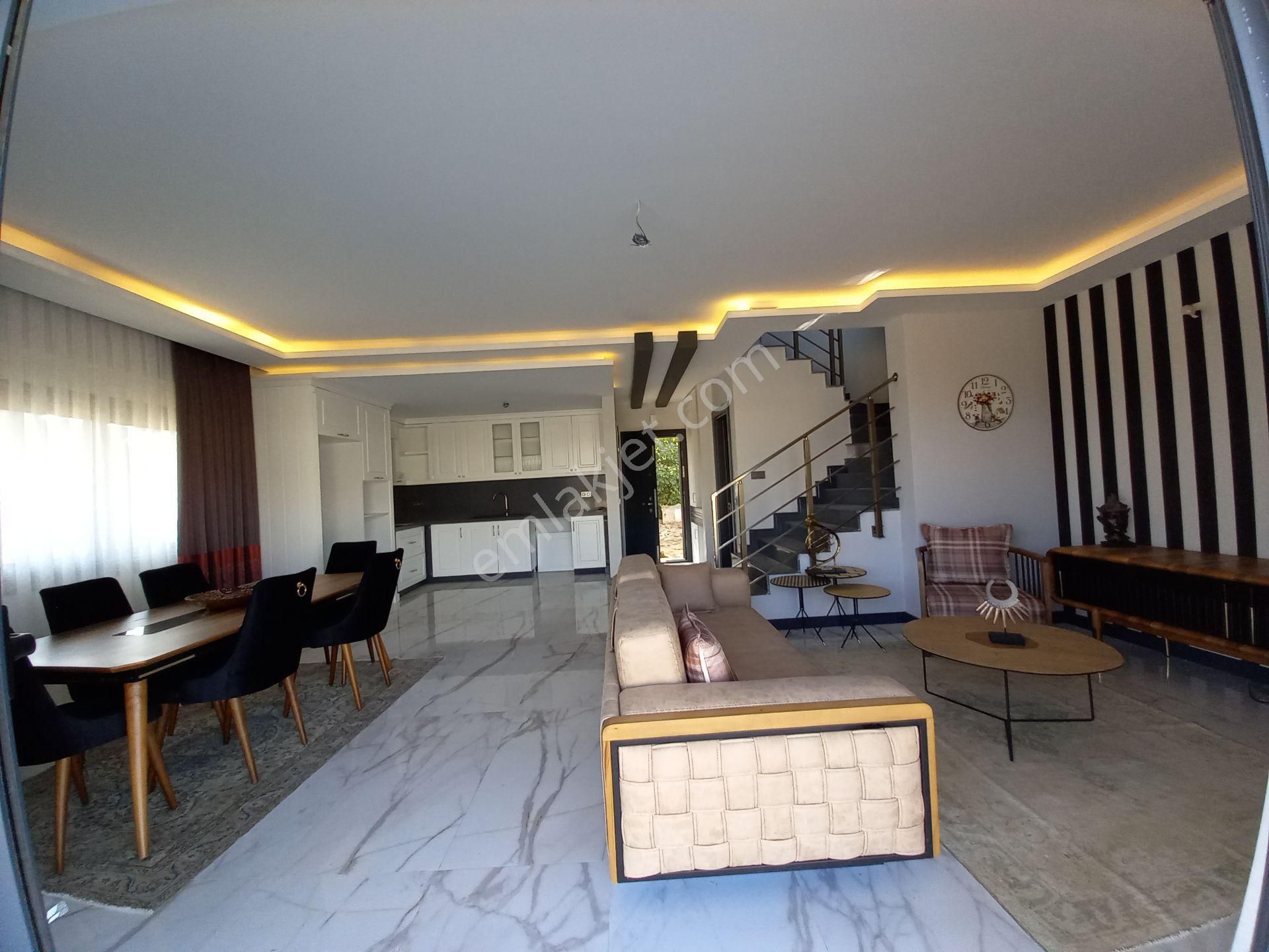 Plaja 5 Dakika! Köşe Konumda, Şahane Bahçeli Lüks Villa - Görsel 27