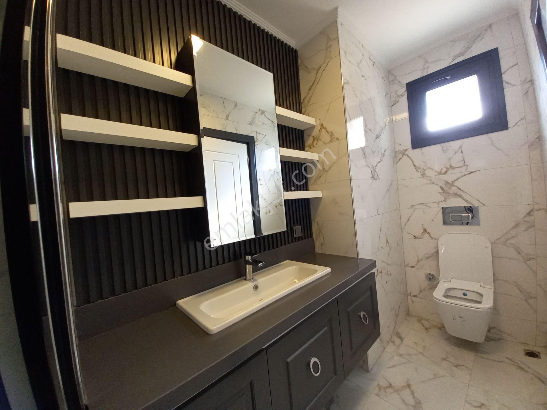 Plaja 5 Dakika! Köşe Konumda, Şahane Bahçeli Lüks Villa - Görsel 19