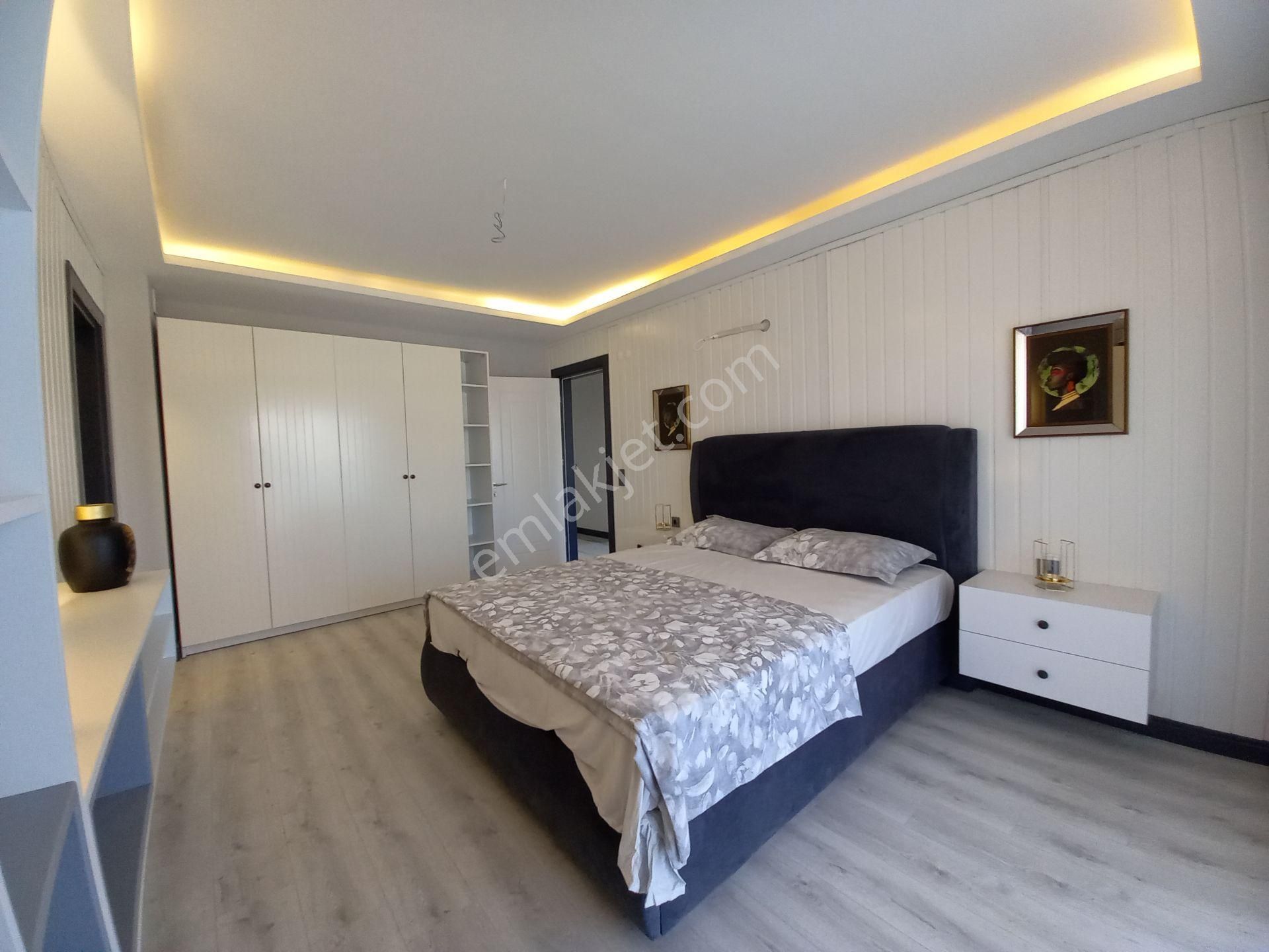 Plaja 5 Dakika! Köşe Konumda, Şahane Bahçeli Lüks Villa - Görsel 15