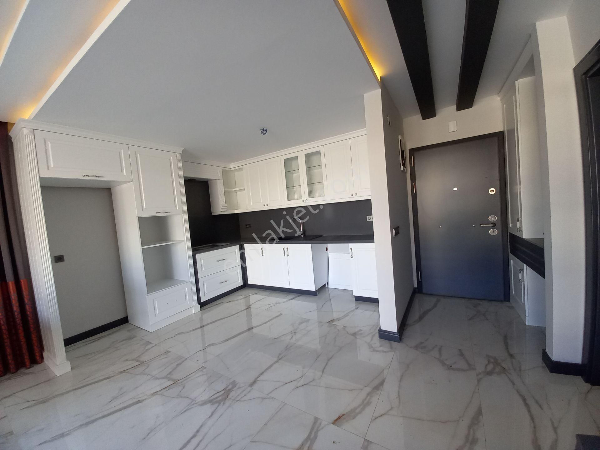 Plaja 5 Dakika! Köşe Konumda, Şahane Bahçeli Lüks Villa - Görsel 26