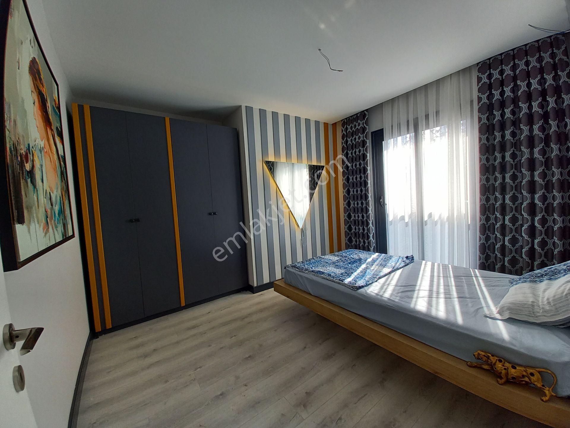 Plaja 5 Dakika! Köşe Konumda, Şahane Bahçeli Lüks Villa - Görsel 10