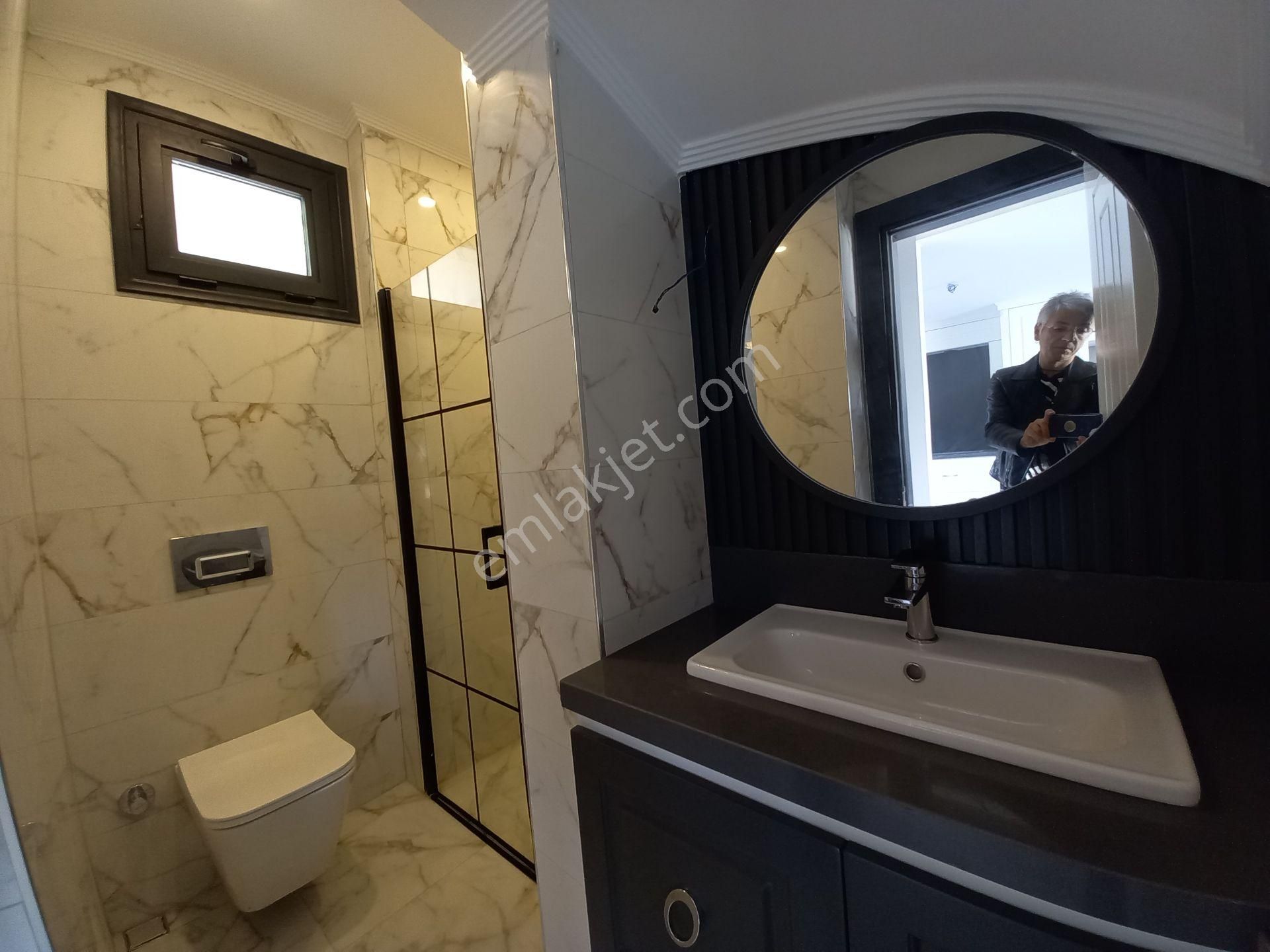 Plaja 5 Dakika! Köşe Konumda, Şahane Bahçeli Lüks Villa - Görsel 28